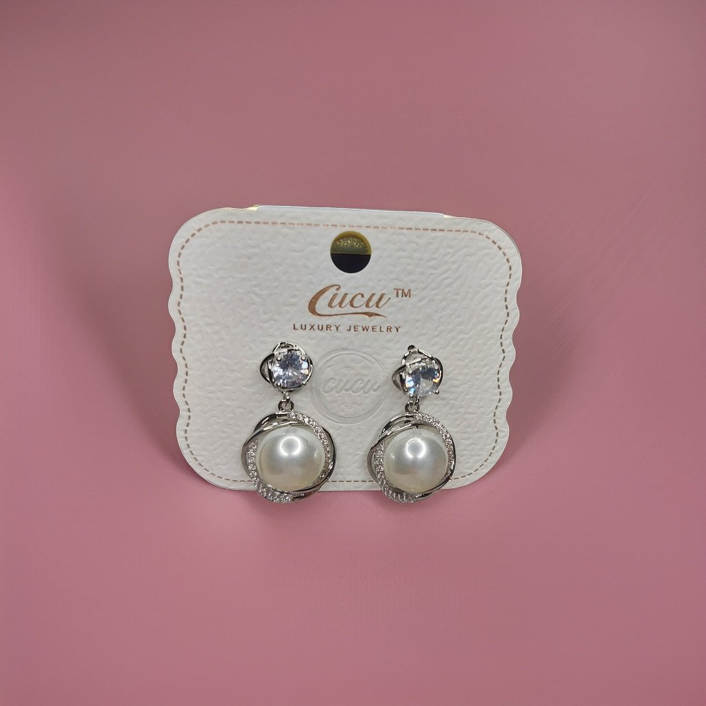 This beautiful earring is perfect for adding a touch of style to your look. It's crafted with care to ensure both durability and elegance. The sleek design and high-quality materials make it an ideal accessory for any occasion.