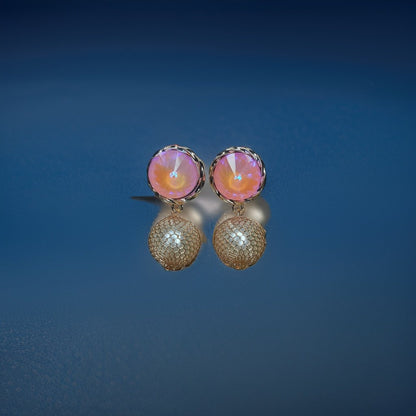 This beautiful earring is perfect for adding a touch of style to your look. It's crafted with care to ensure both durability and elegance. The sleek design and high-quality materials make it an ideal accessory for any occasion.