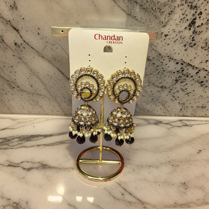 This beautiful earring is perfect for adding a touch of style to your look. It's crafted with care to ensure both durability and elegance. The sleek design and high-quality materials make it an ideal accessory for any occasion.