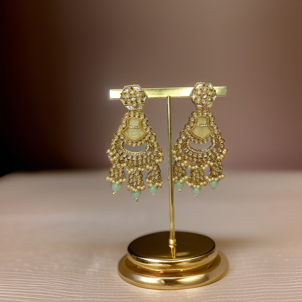 This beautiful earring is perfect for adding a touch of style to your look. It's crafted with care to ensure both durability and elegance. The sleek design and high-quality materials make it an ideal accessory for any occasion.