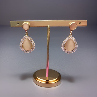 This beautiful earring is perfect for adding a touch of style to your look. It's crafted with care to ensure both durability and elegance. The sleek design and high-quality materials make it an ideal accessory for any occasion.