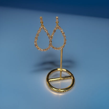 This beautiful earring is perfect for adding a touch of style to your look. It's crafted with care to ensure both durability and elegance. The sleek design and high-quality materials make it an ideal accessory for any occasion.