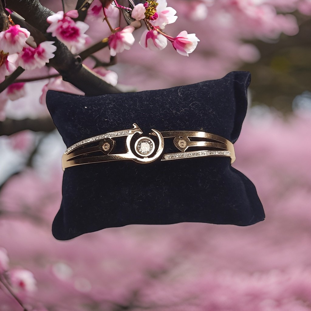 Stay chic and confident with our Kuhu Waterproof Women Rose Bracelet. This waterproof accessory features a delicate rose design that adds a touch of femininity to any ensemble. The adjustable length ensures a comfortable fit, making it suitable for all occasions.