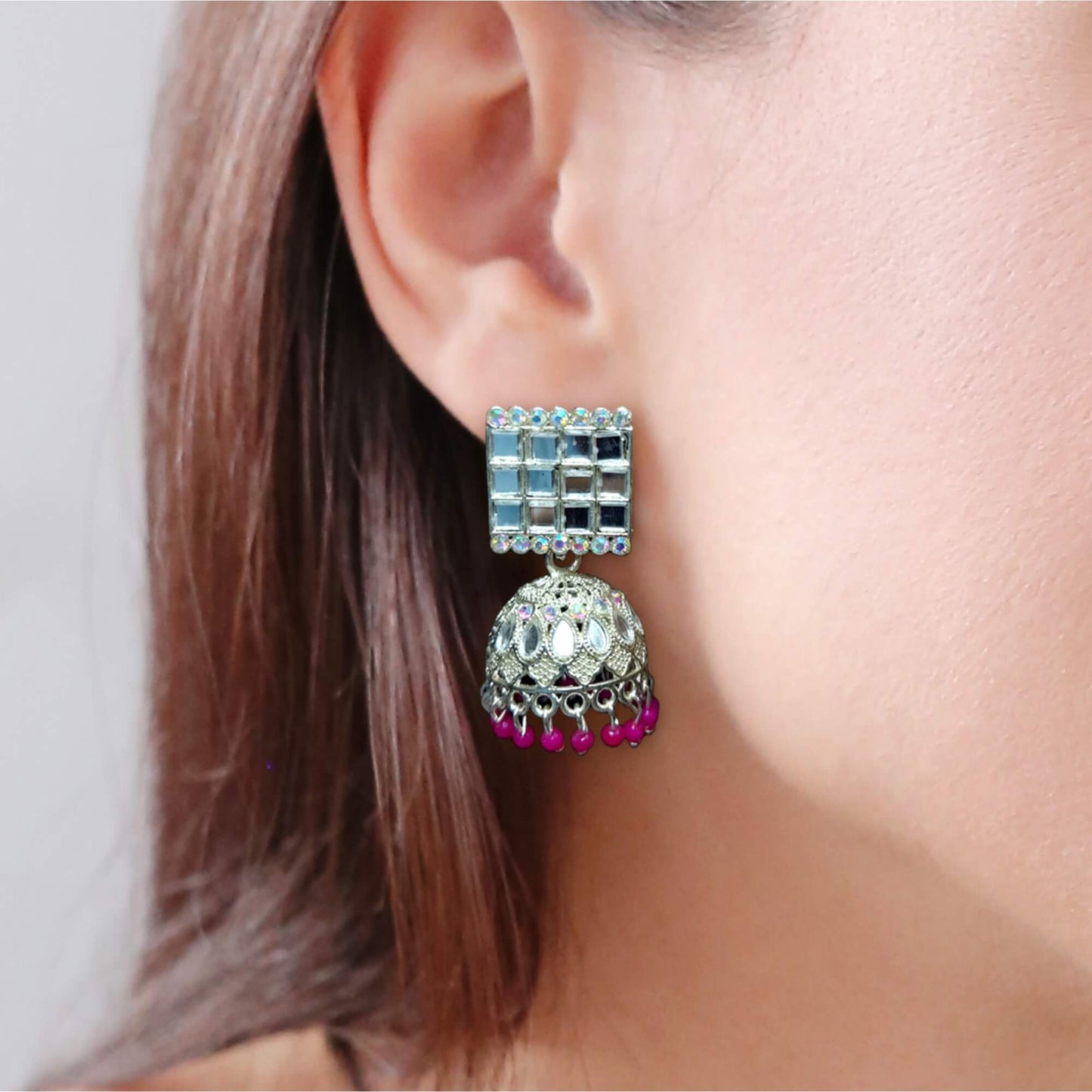 This beautiful earring is perfect for adding a touch of style to your look. It's crafted with care to ensure both durability and elegance. The sleek design and high-quality materials make it an ideal accessory for any occasion.